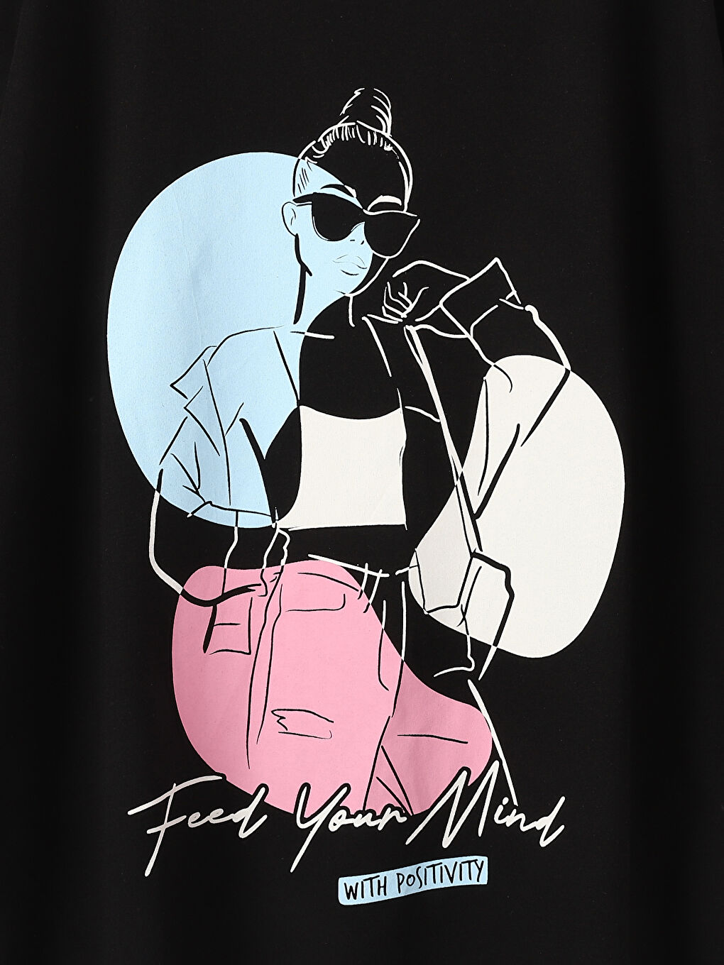 تيشيرت نسائي بأكمام قصيرة وياقة دائرية مطبوع-1