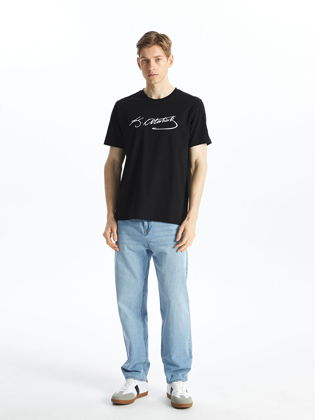 Siyah Bisiklet Yaka Kısa Kollu Atatürk İmzası Baskılı Erkek Tişört-2