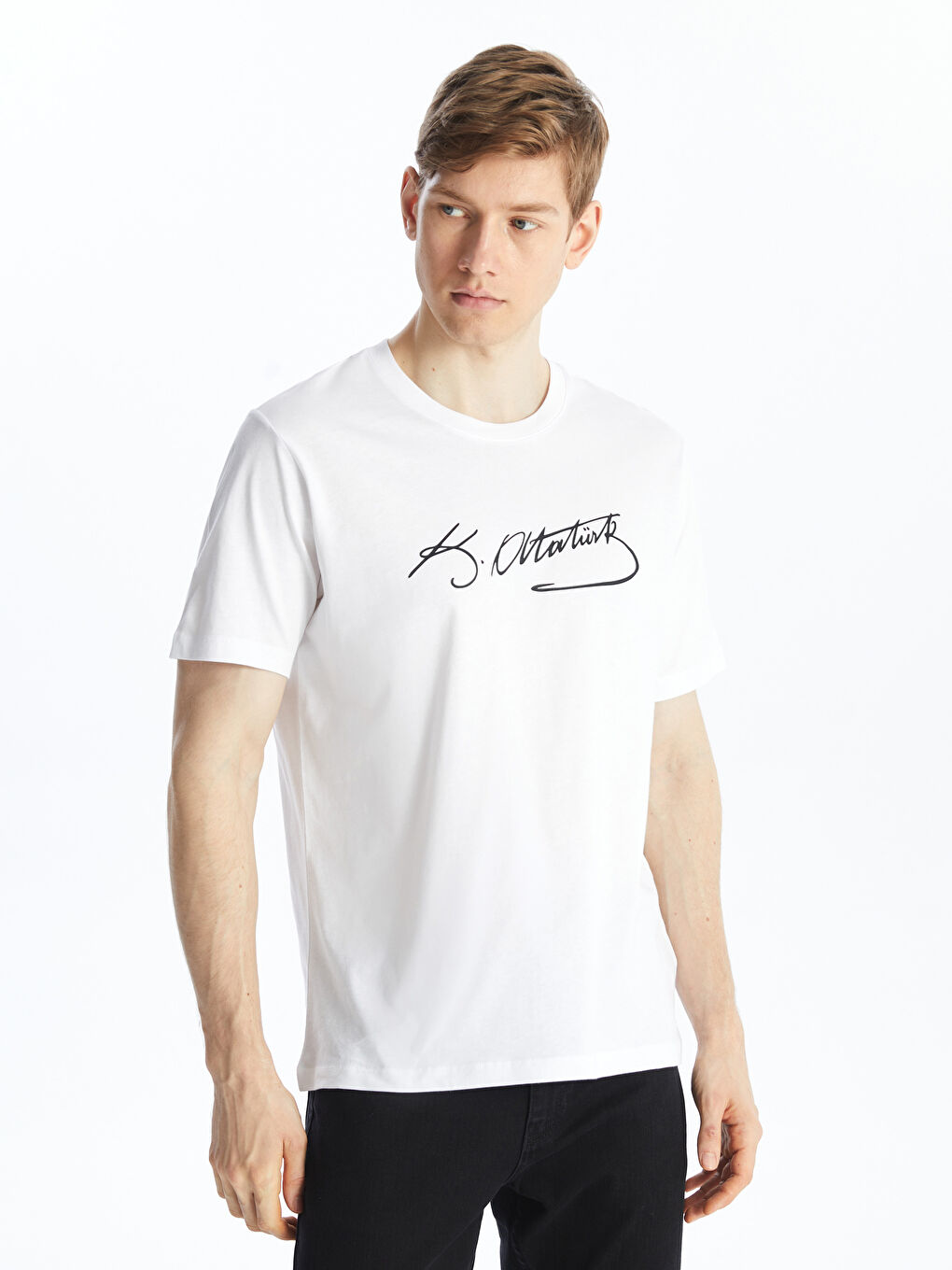 Beyaz Bisiklet Yaka Kısa Kollu Atatürk İmzası Baskılı Erkek Tişört