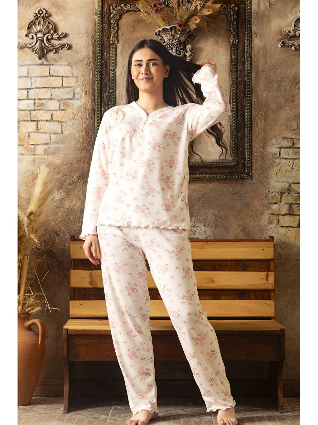 Beyaz V Yaka Kadın Pijama Takım-1