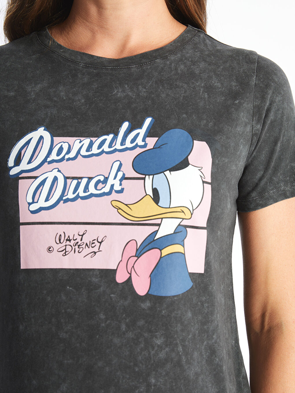 LCWAIKIKI Maternity Koyu Gri Bisiklet Yaka Donald Duck Baskılı Kısa Kollu Hamile Tişört - 3