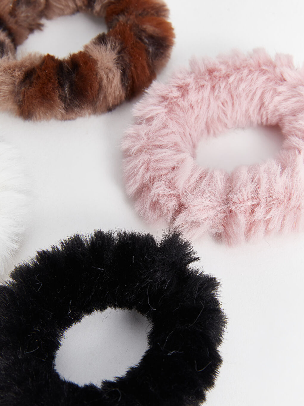 مجموعة ربطات شعر مطاطية قطيفة للسيدات 4 قطع-1