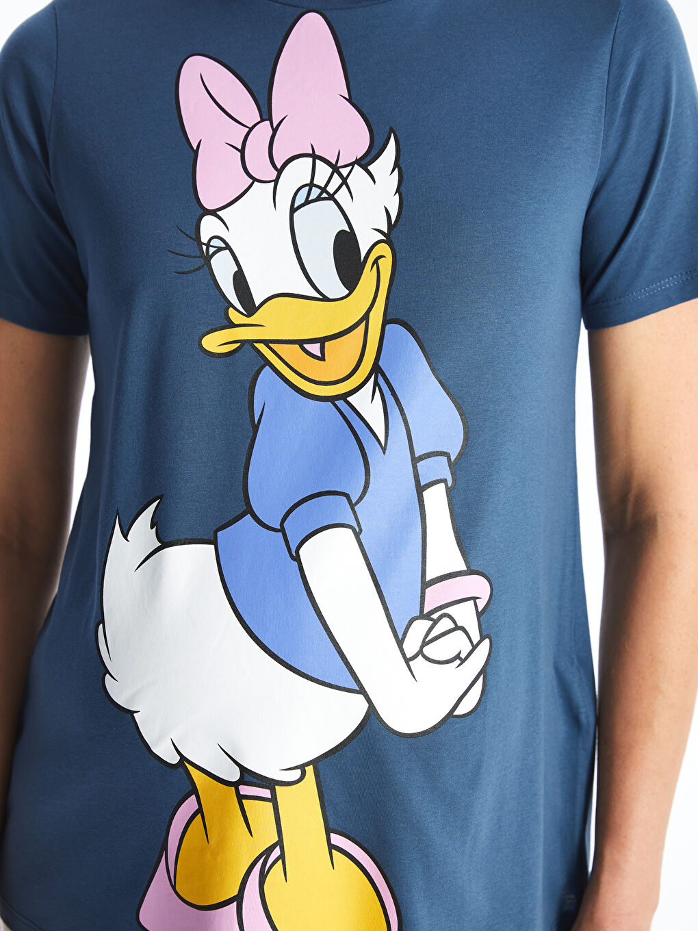 LCWAIKIKI Maternity İndigo Bisiklet Yaka Daisy Duck Baskılı Kısa Kollu Hamile Tişört - 3