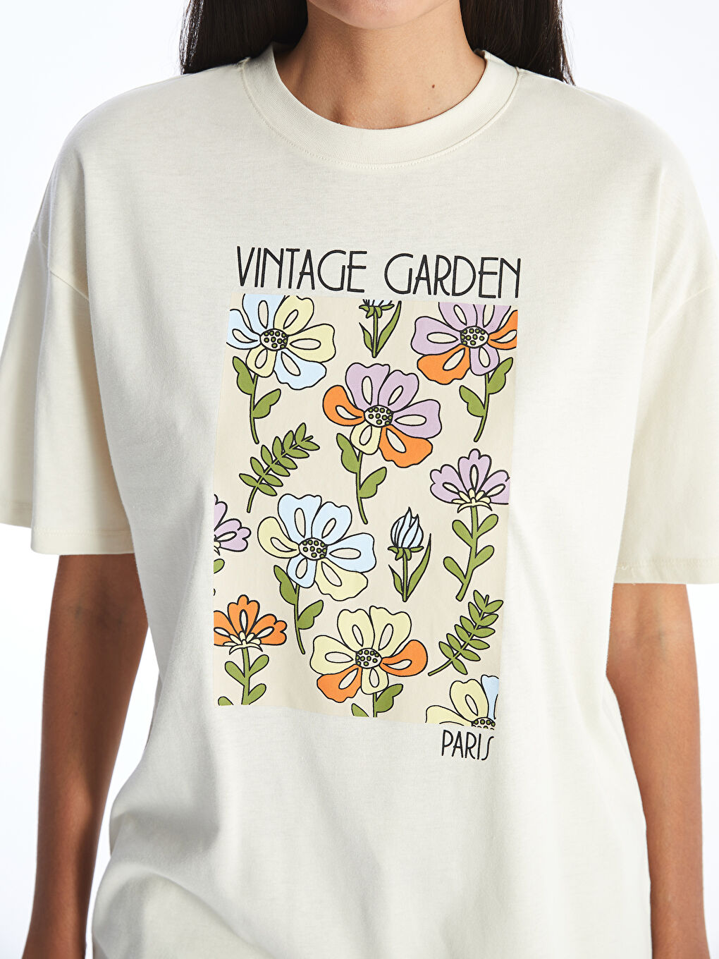 Ekru Bisiklet Yaka Baskılı Kısa Kollu Kadın Tişört-3