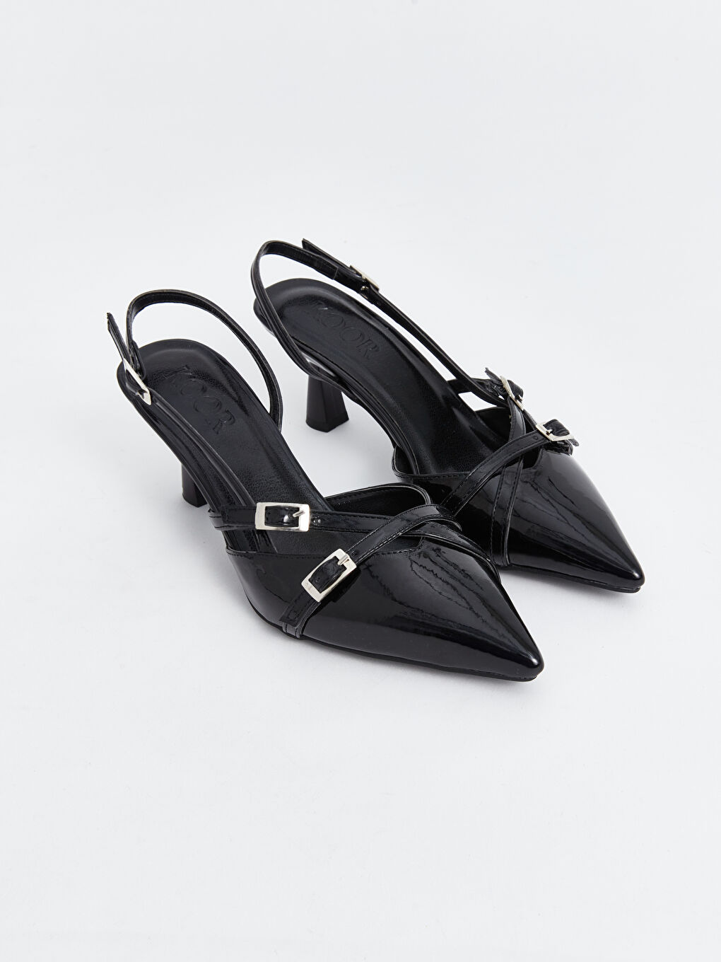 Siyah Deri Görünümlü Sivri Burun Kadın Topuklu Ayakkabı