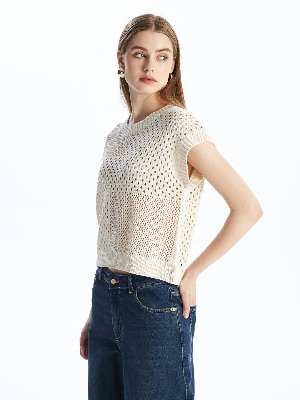 Beyaz Bisiklet Yaka Kadın Tişört-1