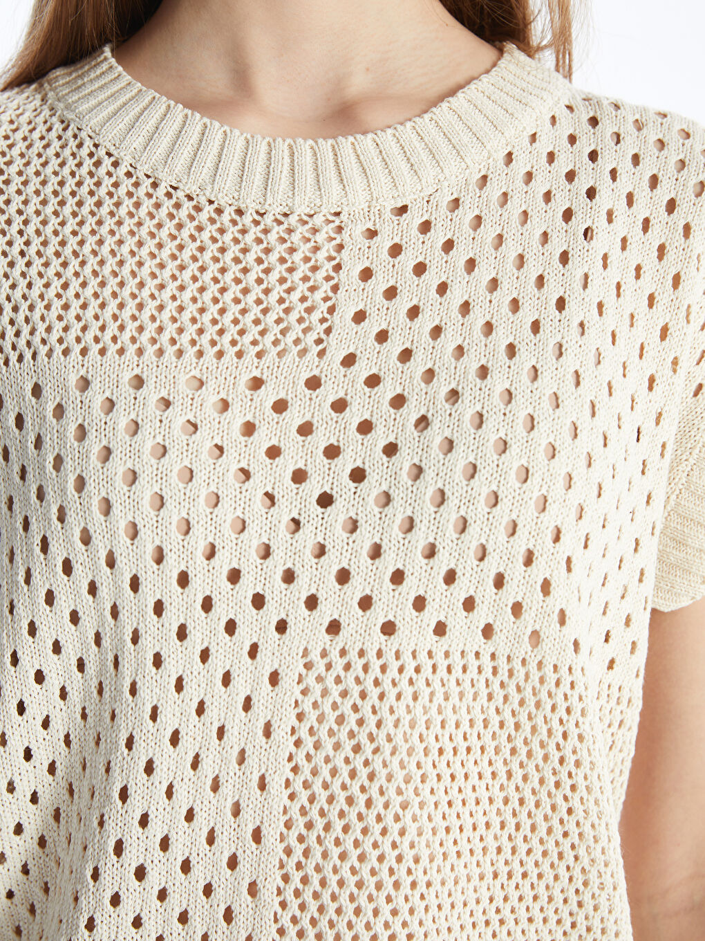 Beyaz Bisiklet Yaka Kadın Tişört-3