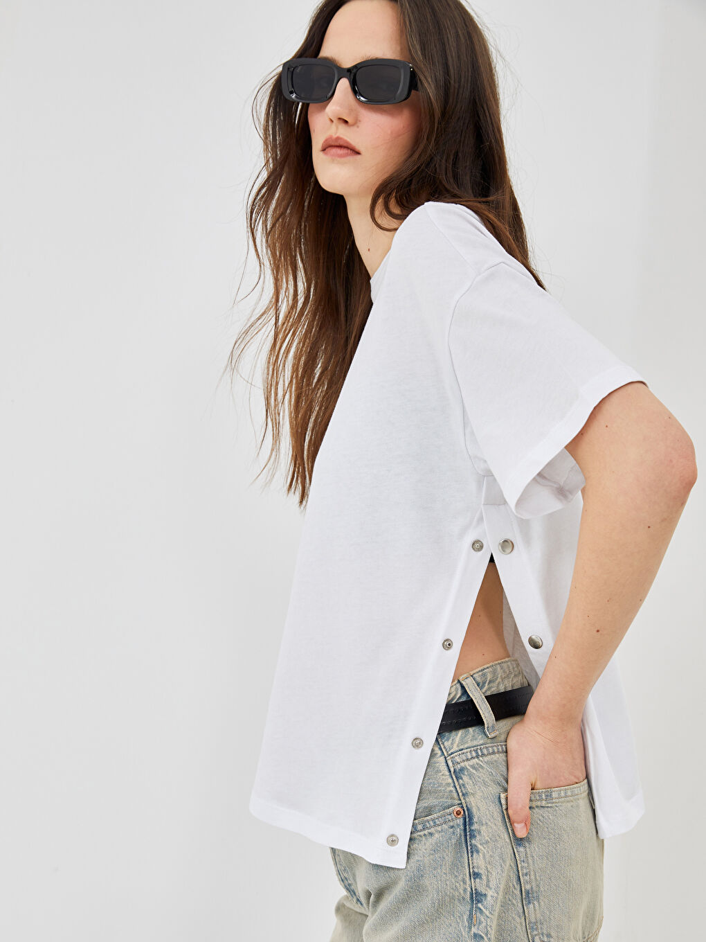 Beyaz Bisiklet Yaka Düz Kısa Kollu Kadın Tişört