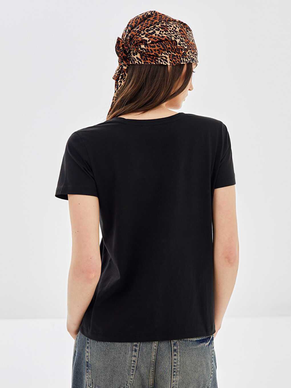 Siyah V Yaka Düz Kısa Kollu Kadın Tişört 2'li-8