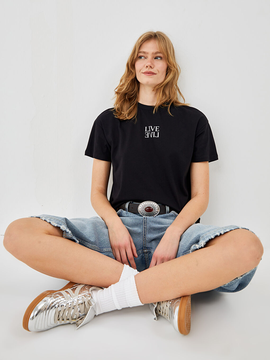 Siyah Bisiklet Yaka Baskılı Kısa Kollu Oversize Kadın Tişört