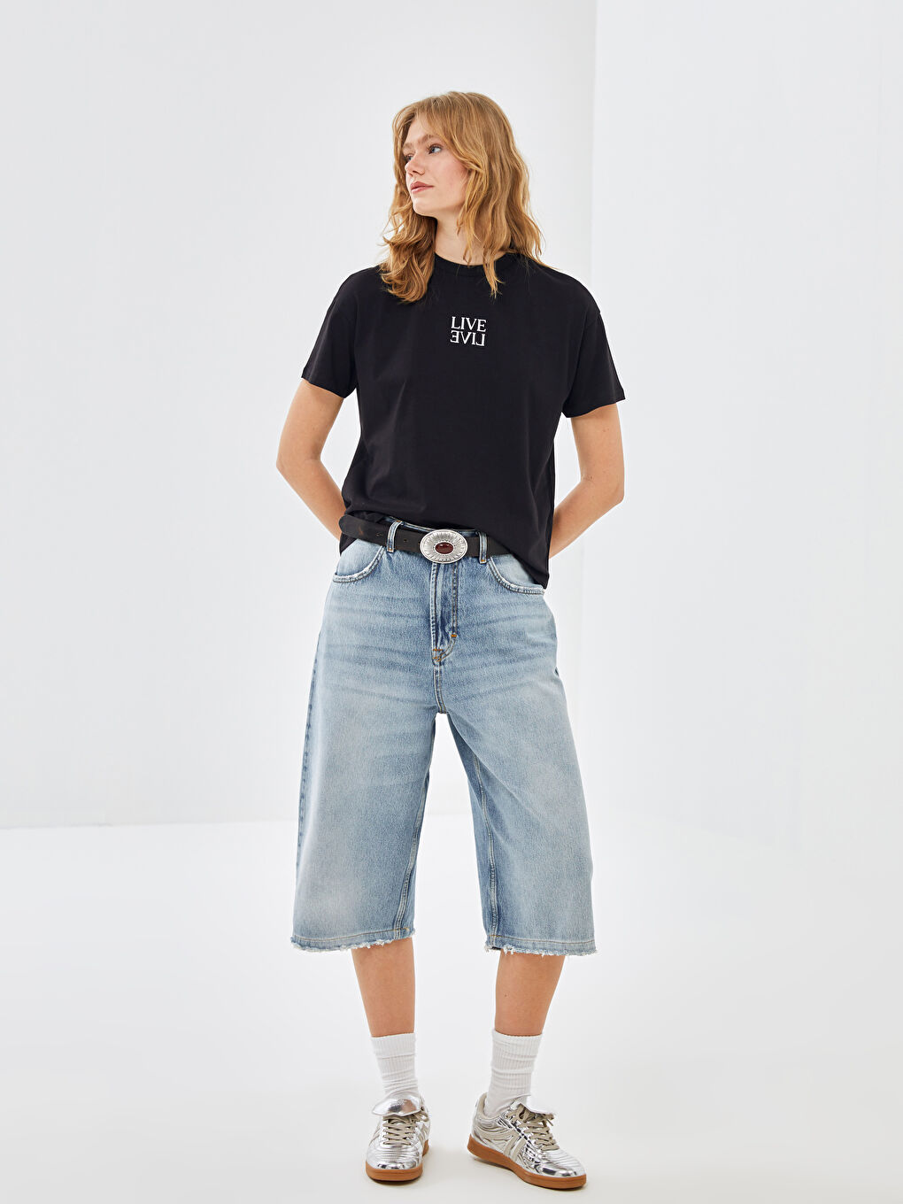 Siyah Bisiklet Yaka Baskılı Kısa Kollu Oversize Kadın Tişört-3