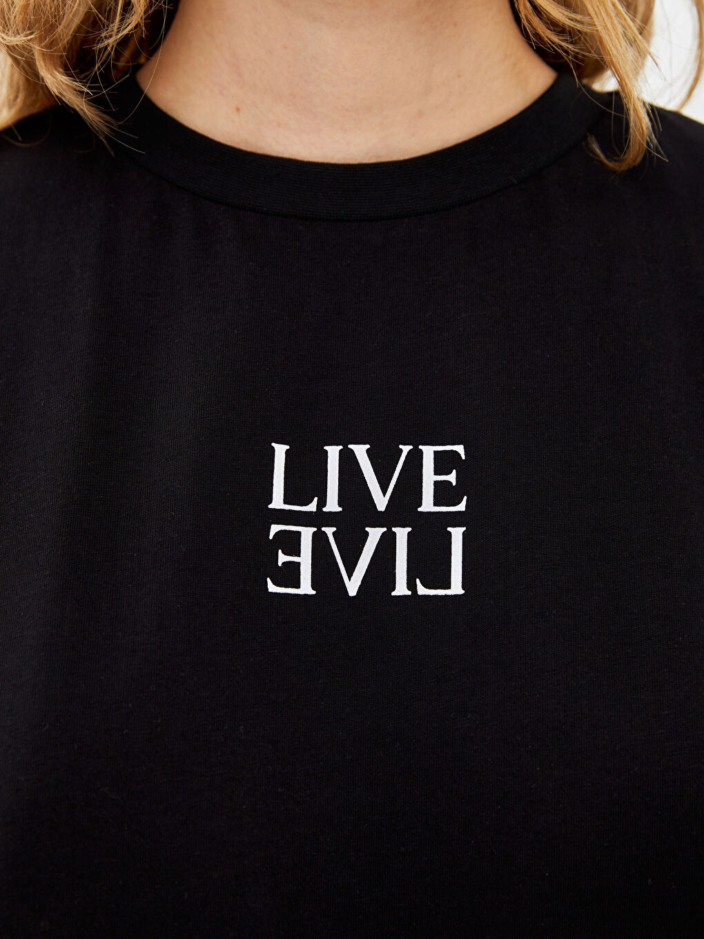 Siyah Bisiklet Yaka Baskılı Kısa Kollu Oversize Kadın Tişört-4