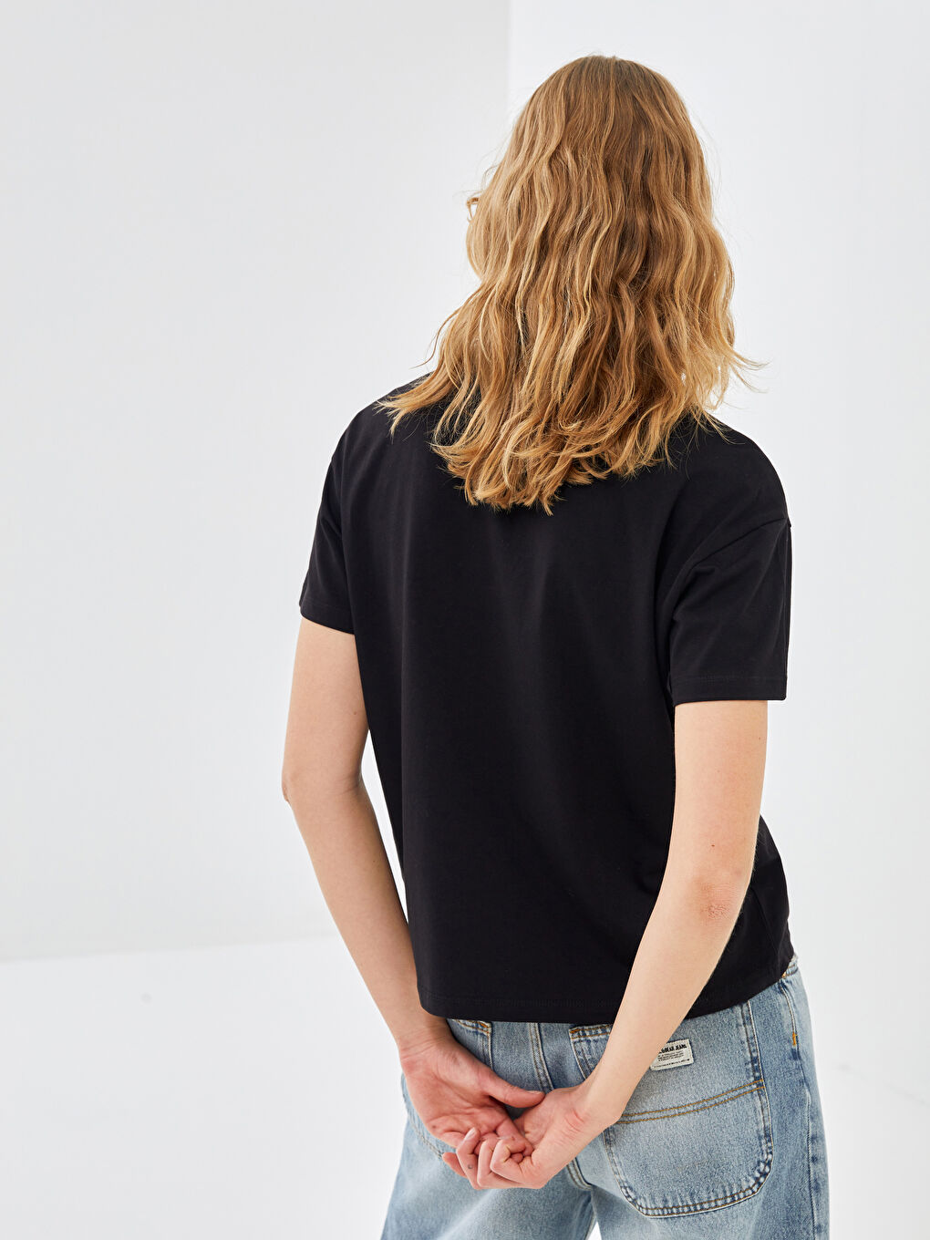 Siyah Bisiklet Yaka Baskılı Kısa Kollu Oversize Kadın Tişört-5