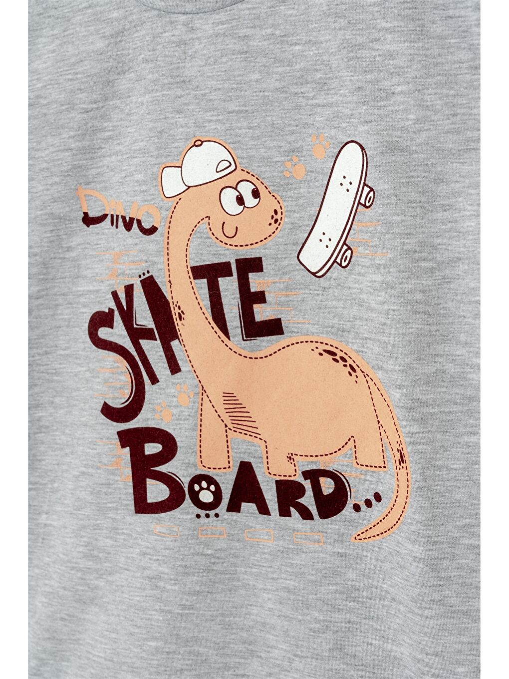 Gri Bisiklet Yaka Kısa Kollu Nakışlı Erkek Tişört-1