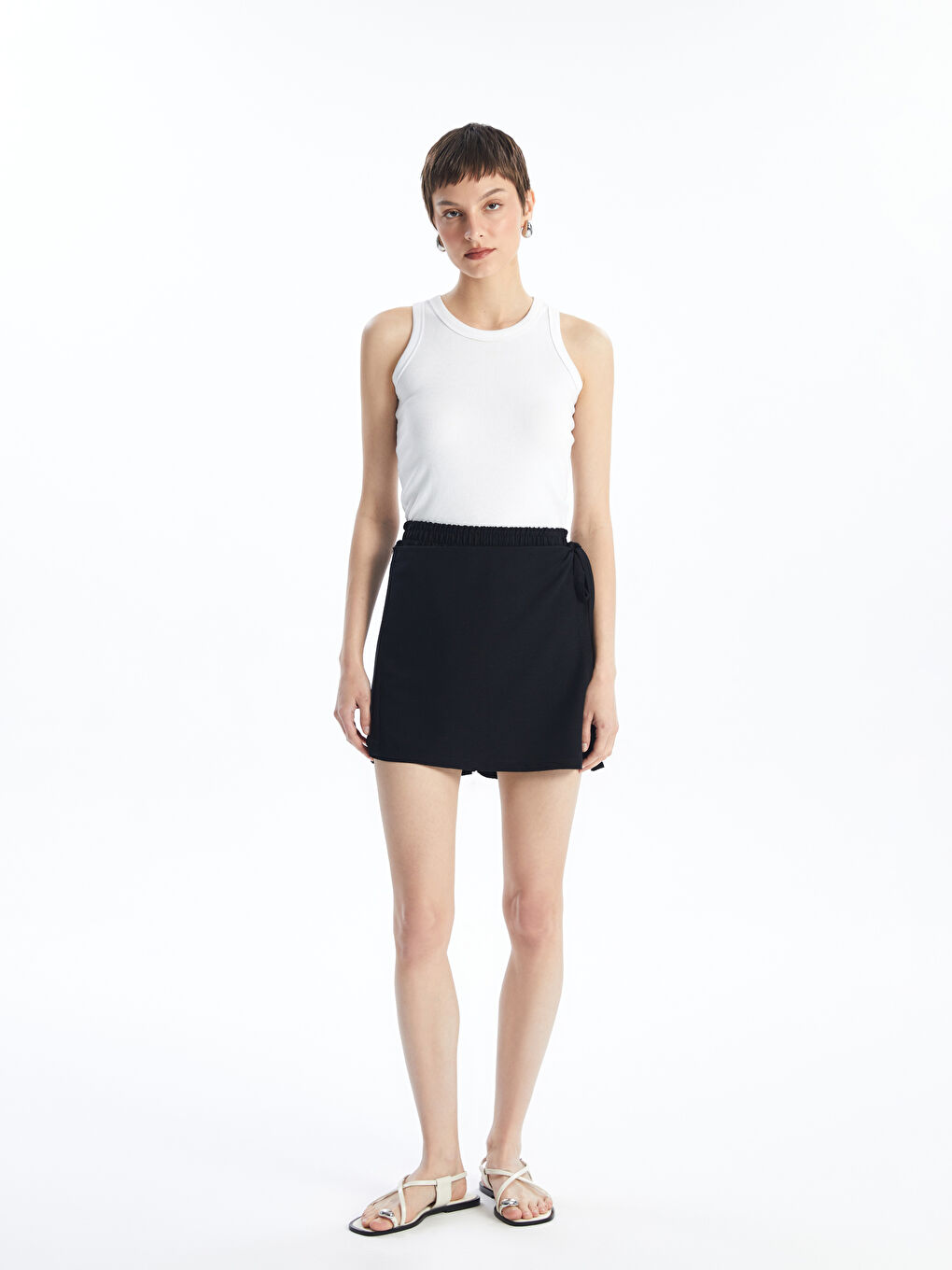 Siyah Beli Lastikli Keten Kadın Şortlu Etek