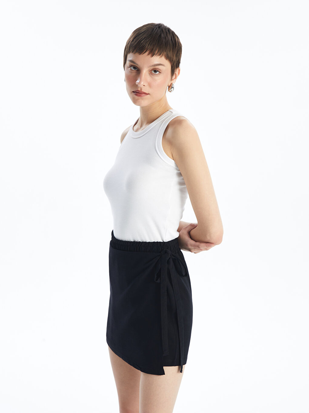 Siyah Beli Lastikli Keten Kadın Şortlu Etek-1