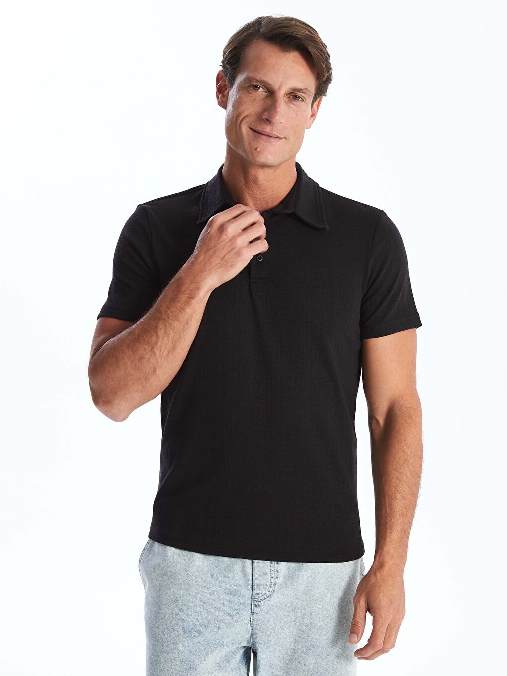 Siyah Düğmeli Polo Yaka Kısa Kollu Erkek Tişört-1