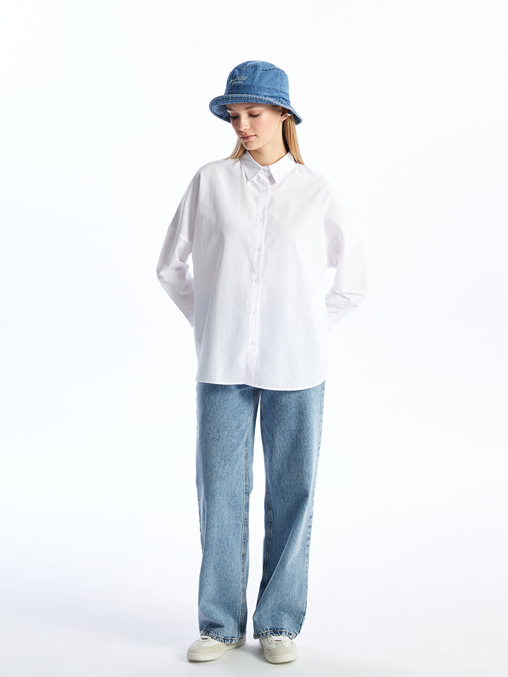 Beyaz Düz Uzun Kollu Oversize Kadın Gömlek-2