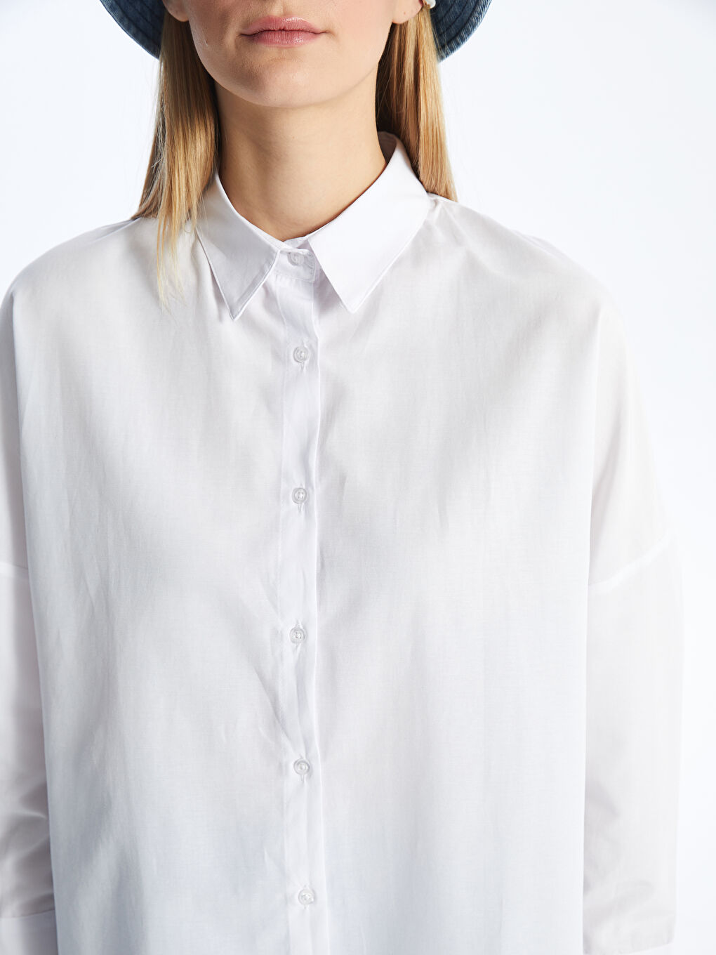 Beyaz Düz Uzun Kollu Oversize Kadın Gömlek-3