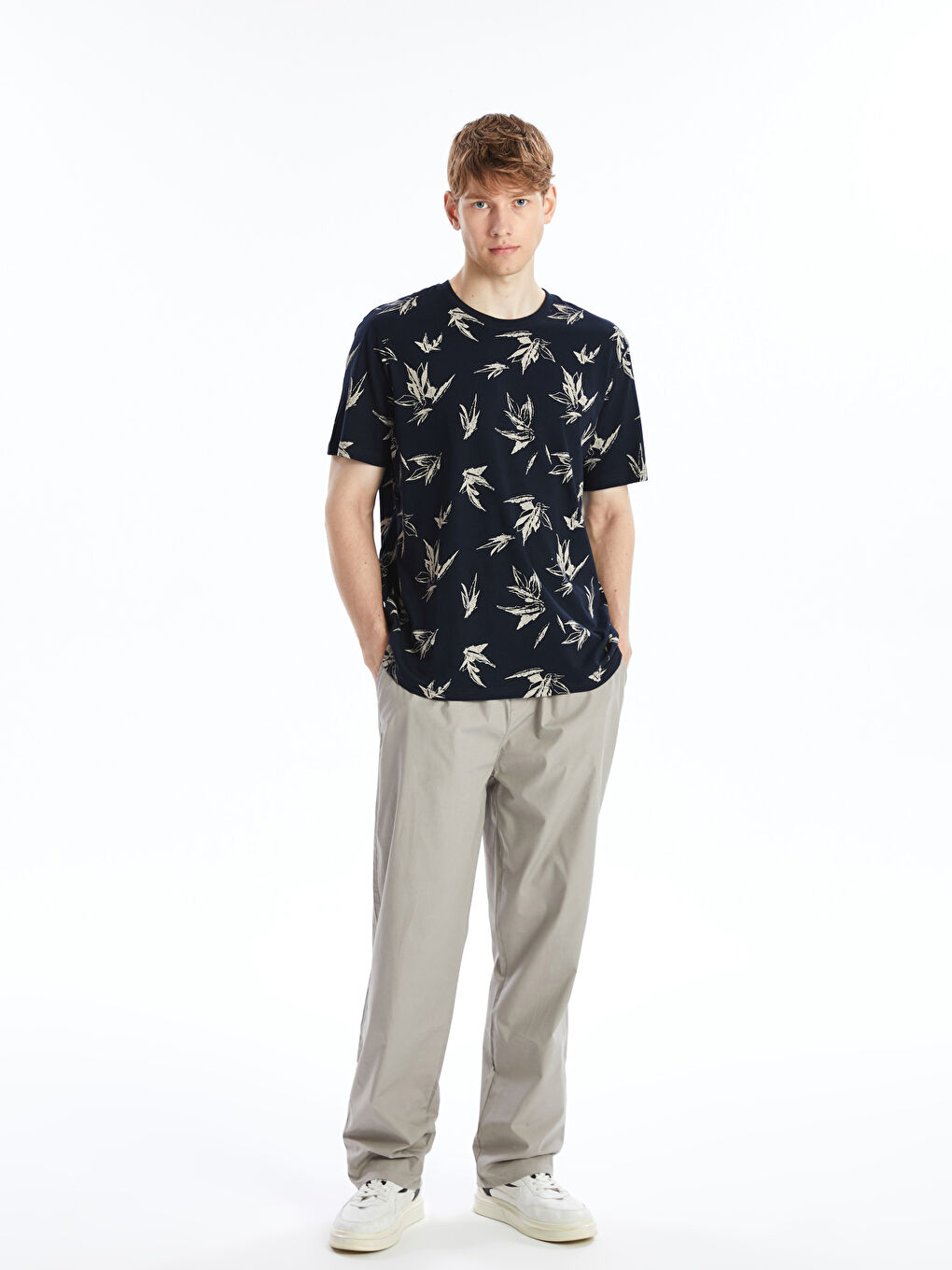 მრგვალი საყელო მოკლე სახელო ნიმუშიანი ჟერსი მამაკაცის მაისური-1