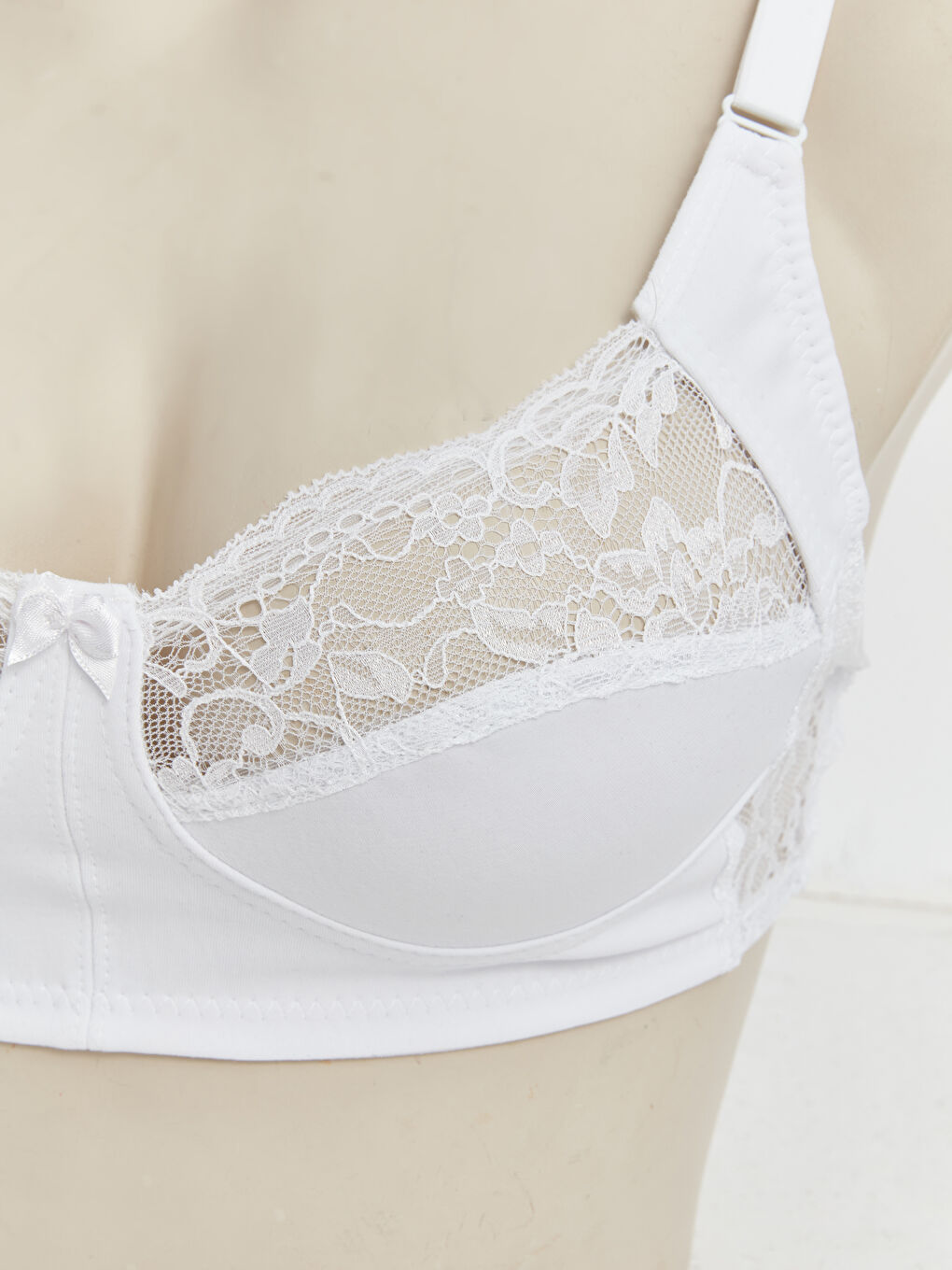 Beyaz Askı Detaylı Sütyen-2