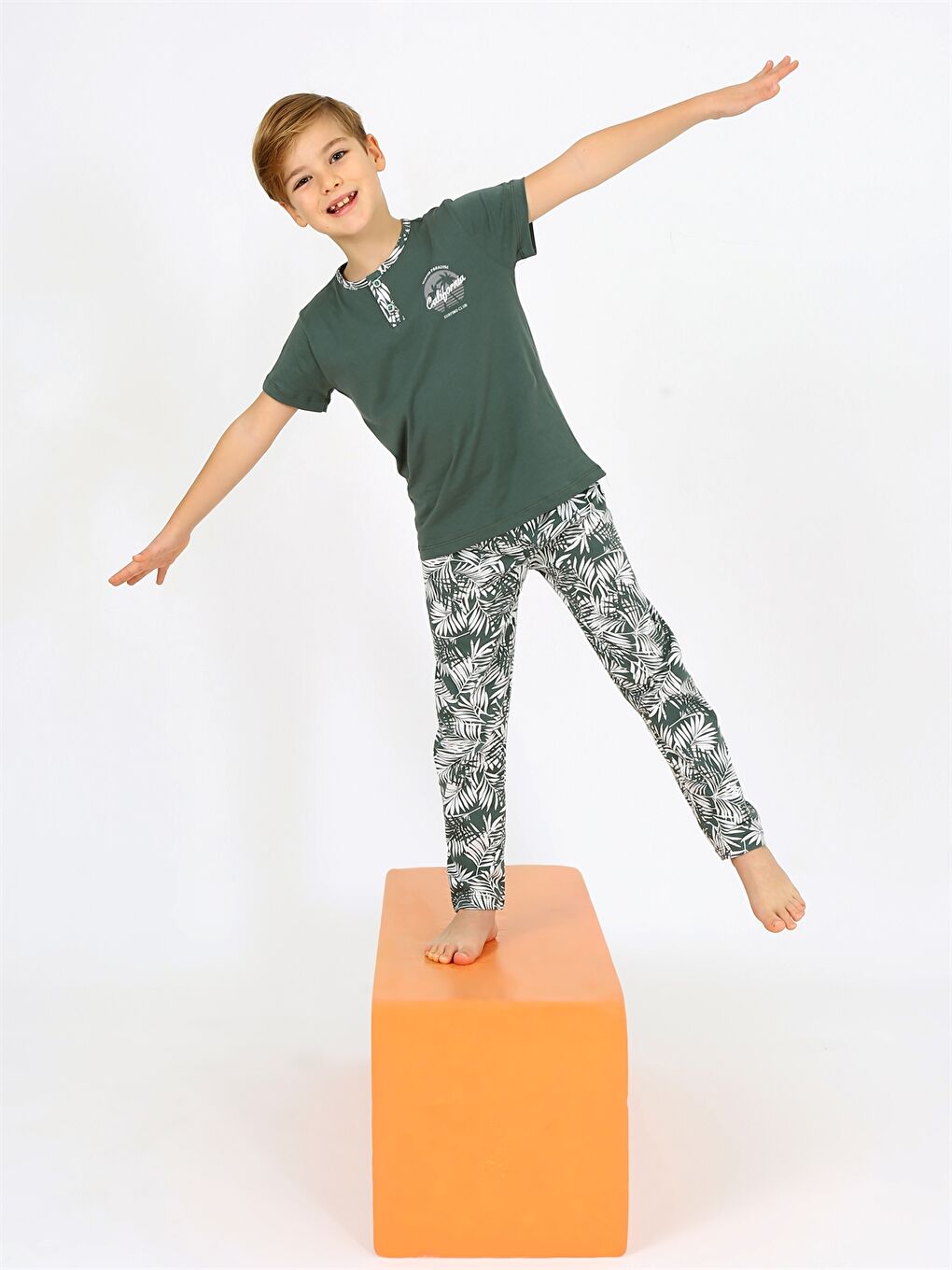 Yeşil Bisiklet Yaka Erkek Çocuk Pijama Takımı-2