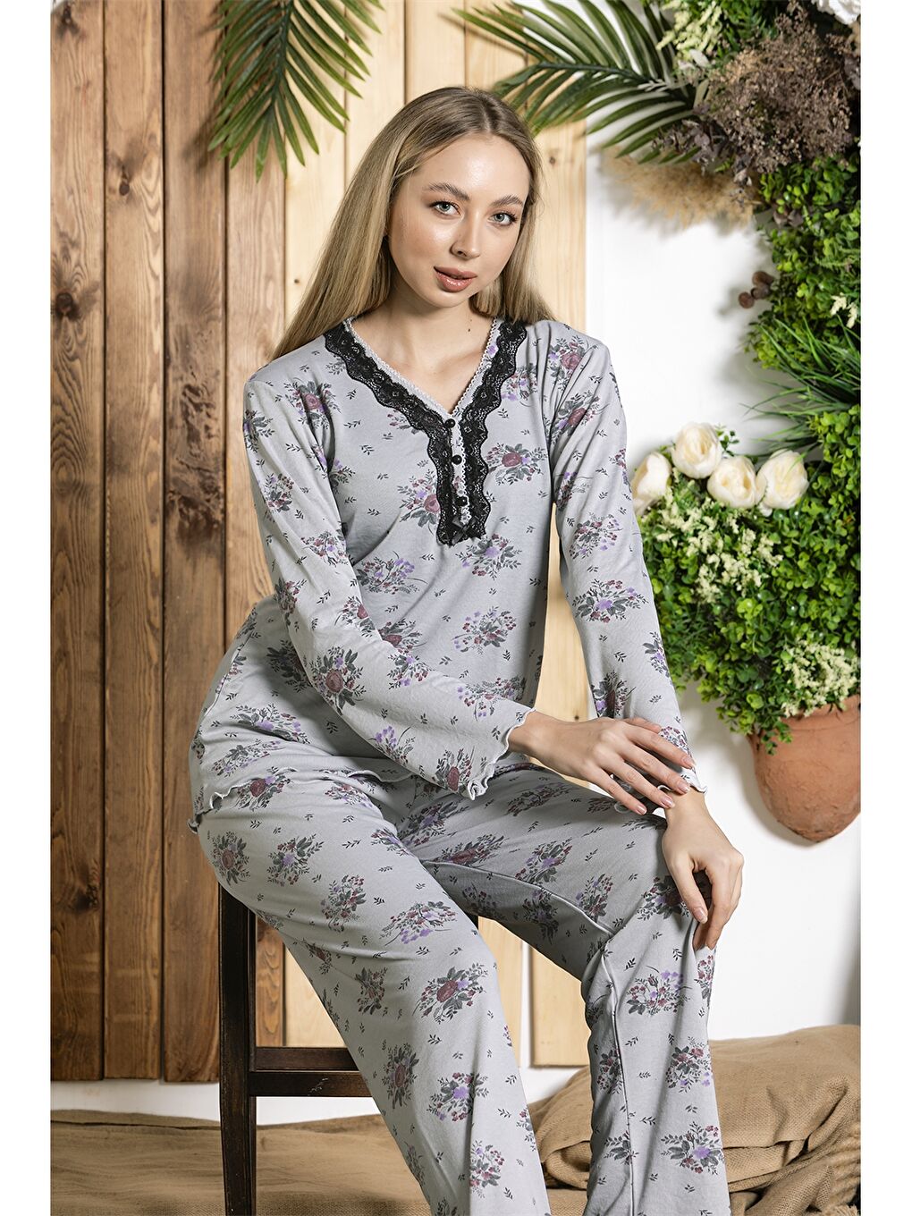 Gri V Yaka Kadın Pijama Takım