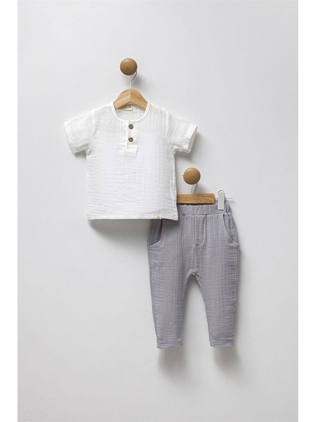 Gri Bisiklet Yaka Kısa Kollu Erkek Bebek Tişört ve Şort 2'li Takım