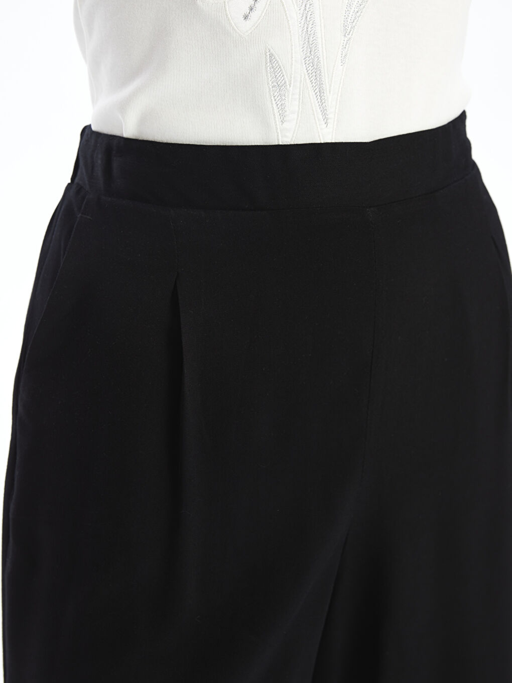 Women's Elastic Waist Regular Shorts -S4M993Z8-CVL