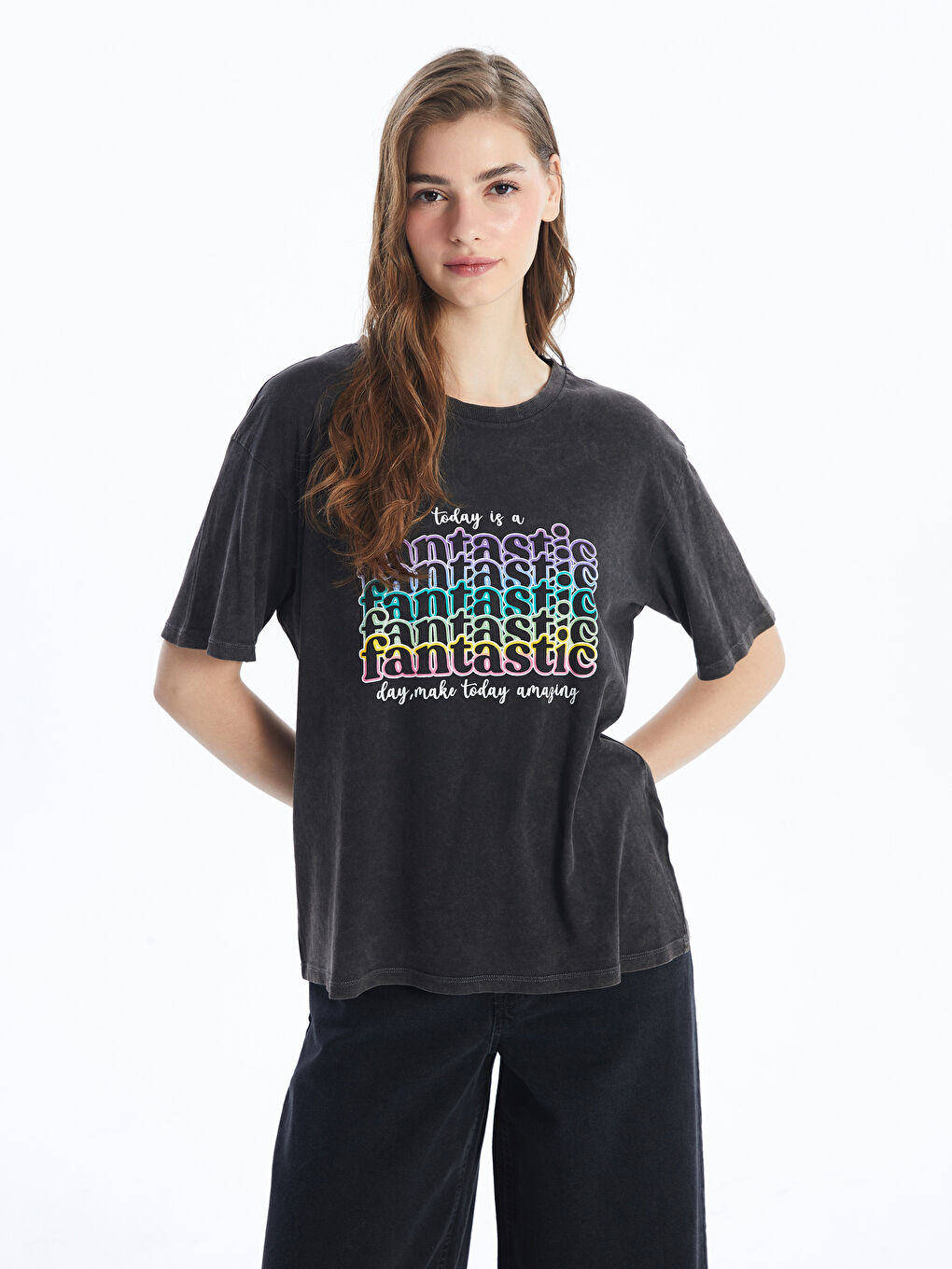 Siyah Bisiklet Yaka Baskılı Kısa Kollu Oversize Kadın Tişört-1