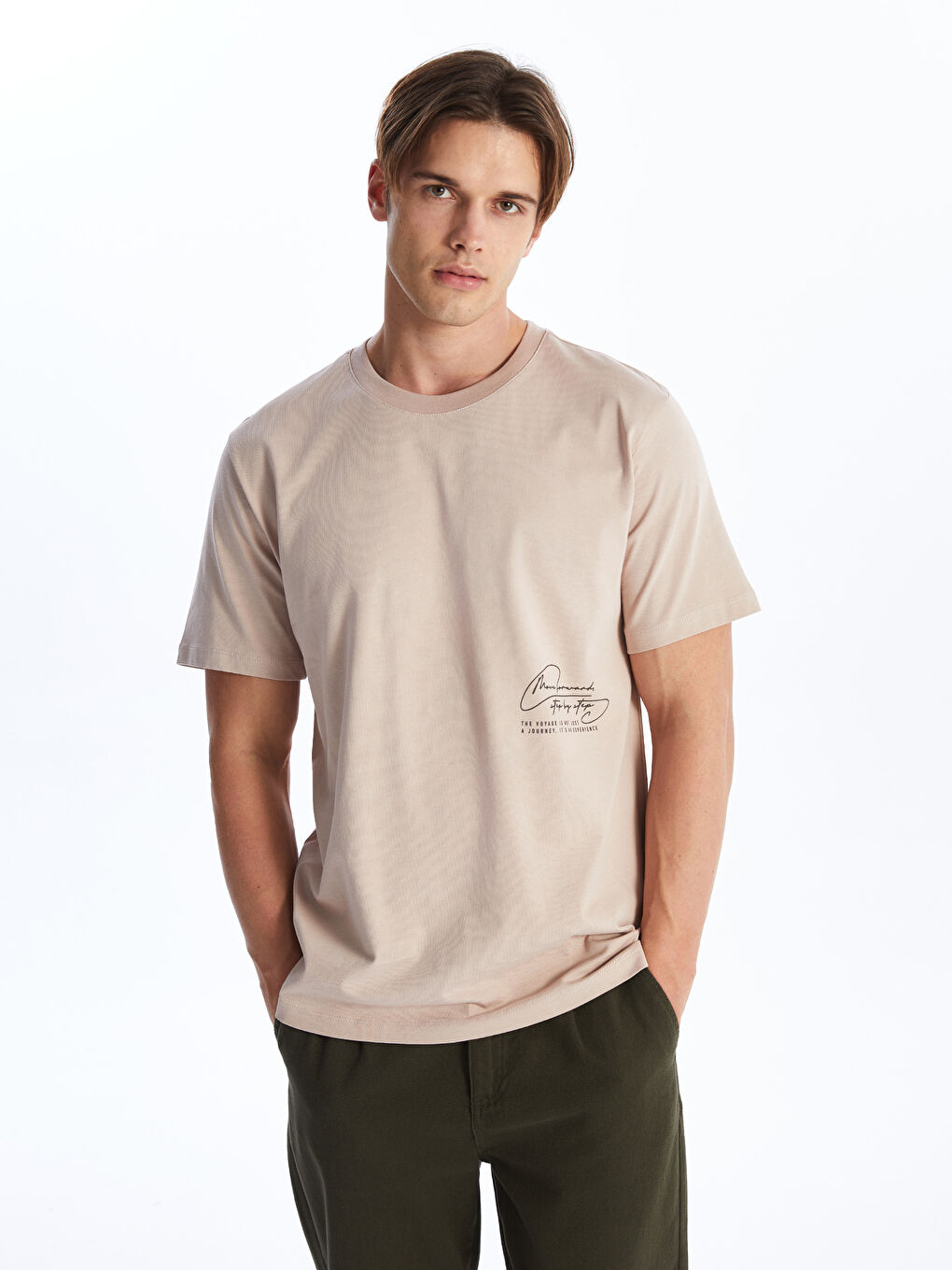 მრგვალი საყელო მოკლე სახელო ნაბეჭდი კომბინირებული ბამბის მამაკაცის მაისური