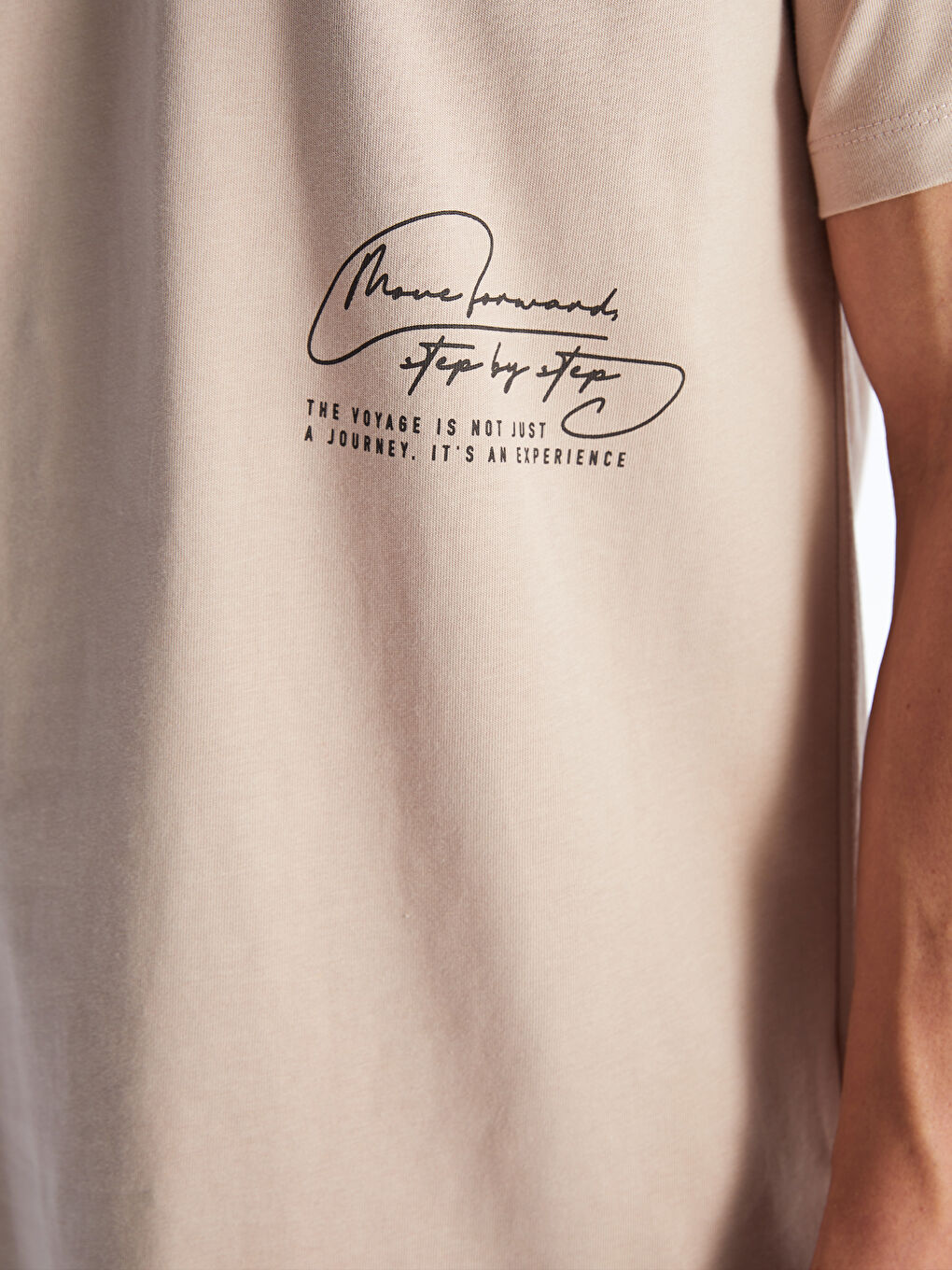 მრგვალი საყელო მოკლე სახელო ნაბეჭდი კომბინირებული ბამბის მამაკაცის მაისური-2