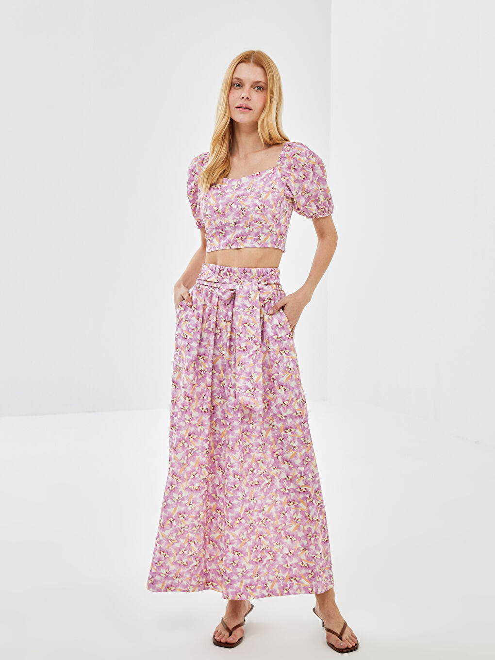 Lila Kalp Yaka Çiçekli Kısa Kollu Kadın Crop-2