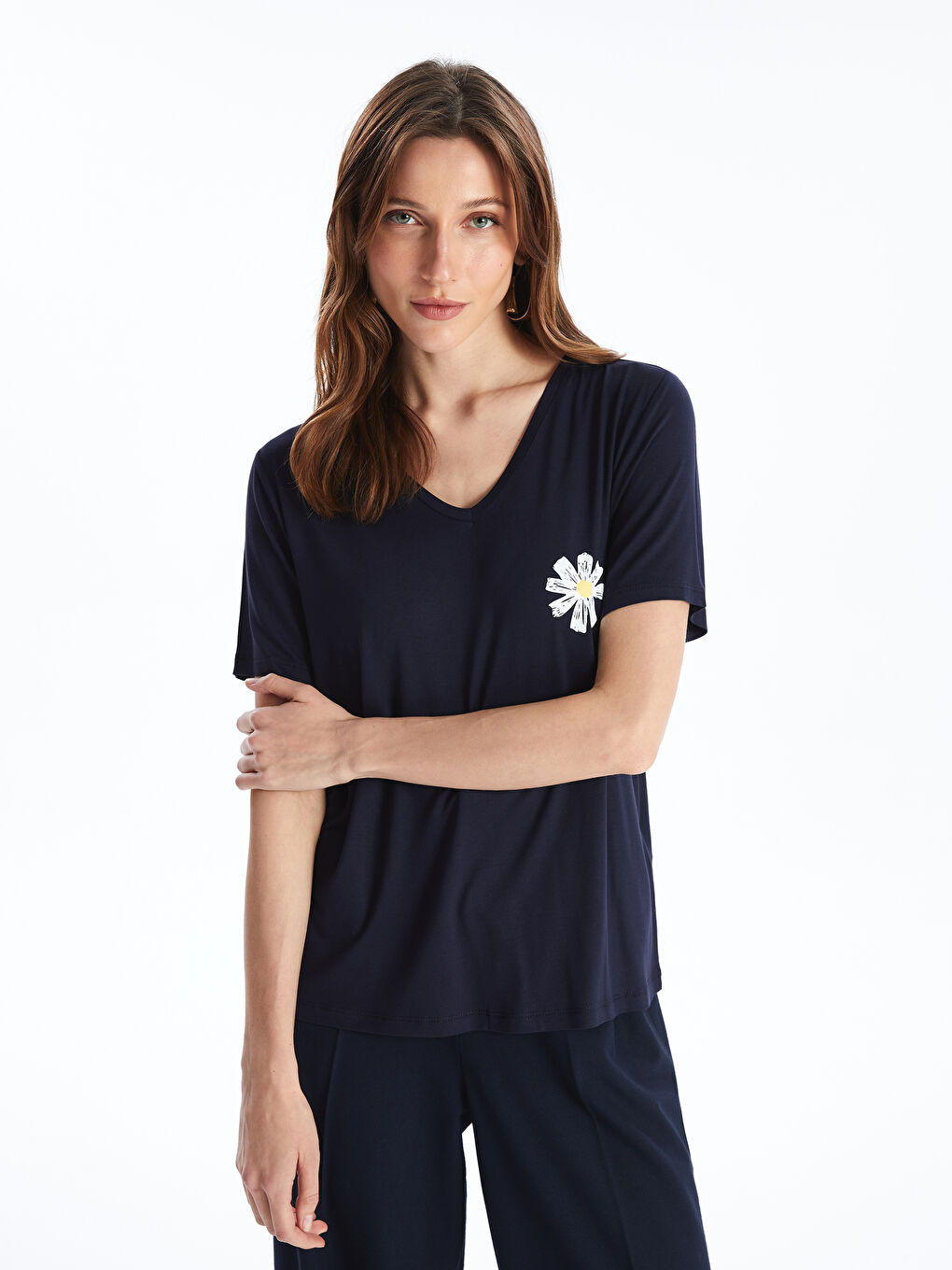 Lacivert V Yaka Baskılı Kısa Kollu Kadın Tişört-1