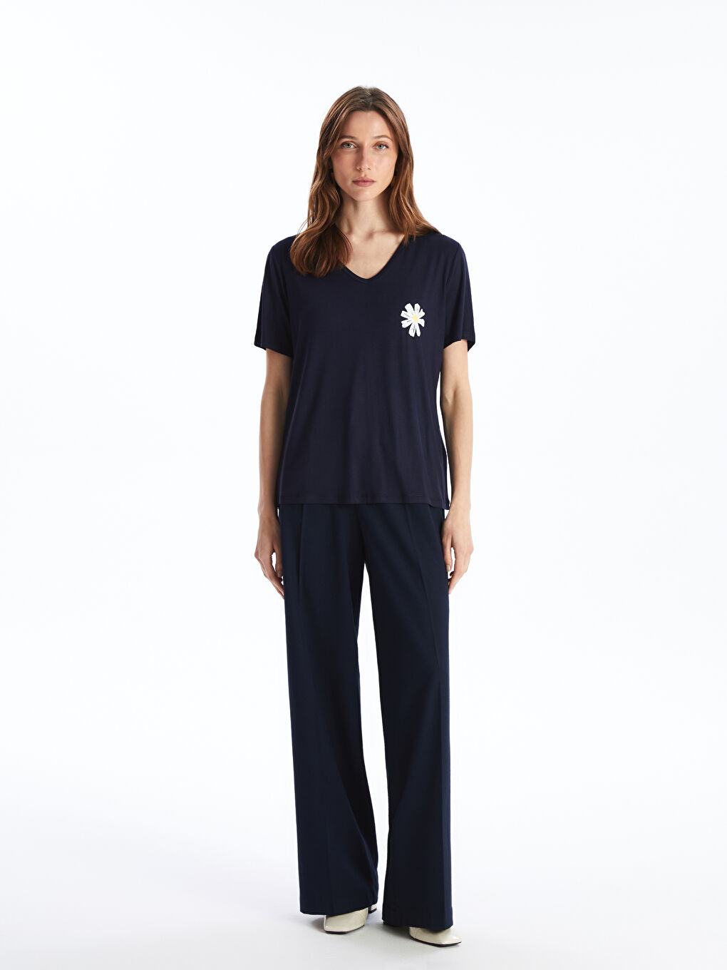 Lacivert V Yaka Baskılı Kısa Kollu Kadın Tişört-2