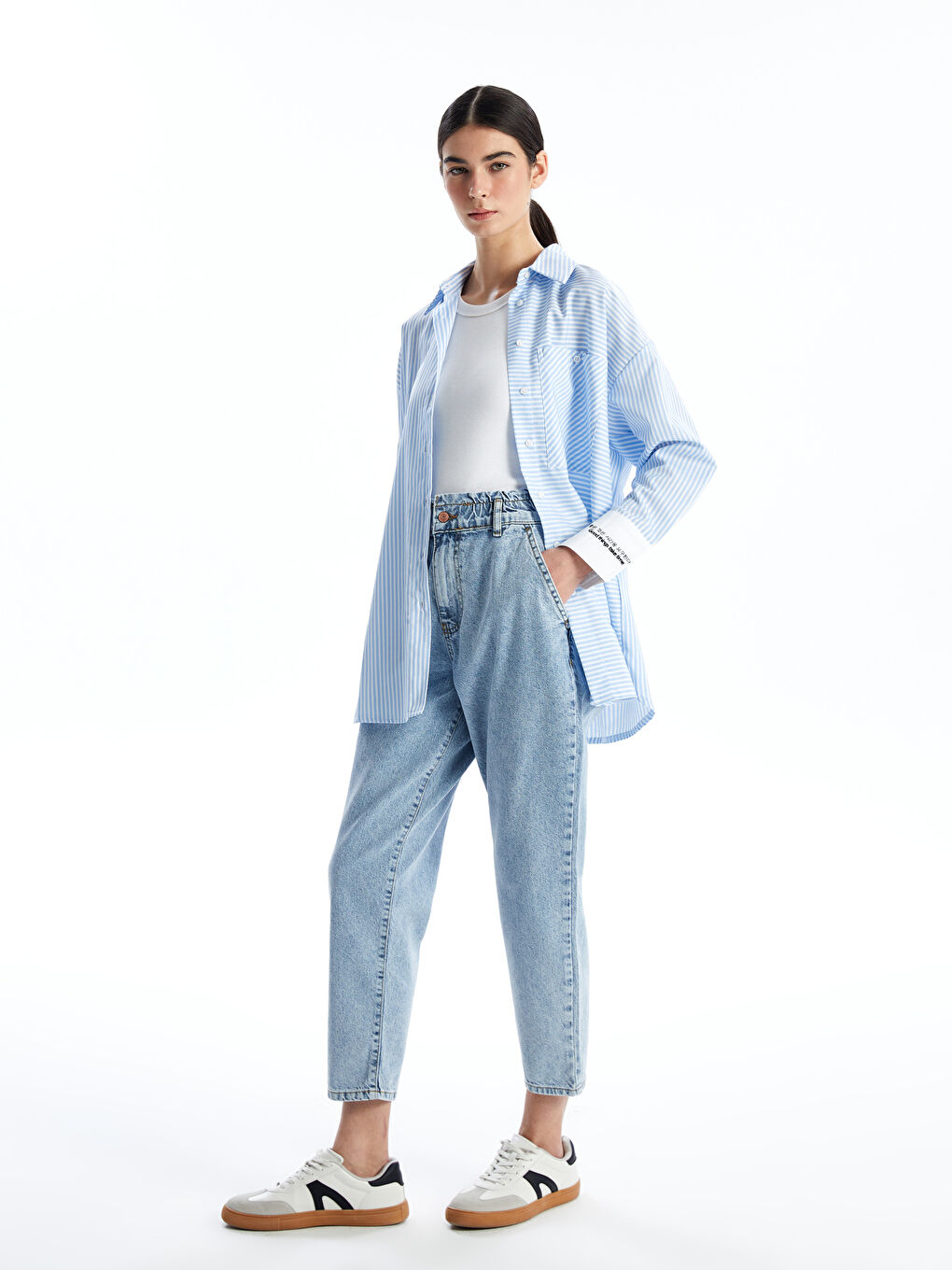 جينز نساء بقصة فضفاضة وخصر مطاطي