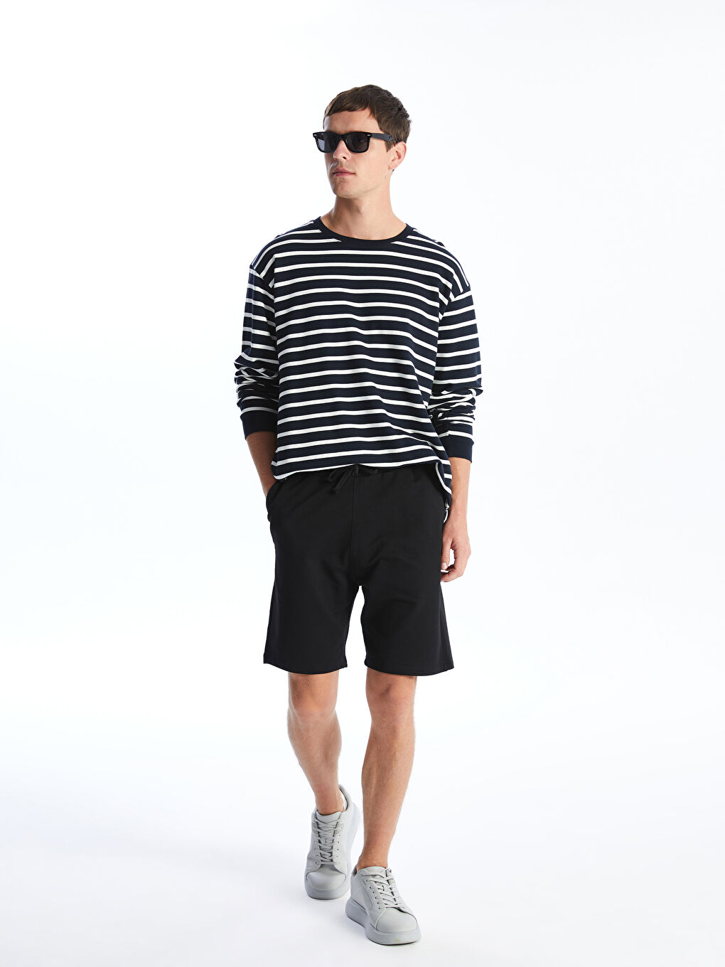 Siyah Standart Kalıp Erkek Şort-1