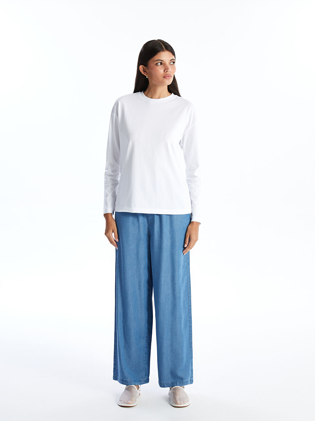 Beyaz Bisiklet Yaka Düz Uzun Kollu Kadın Tişört-1