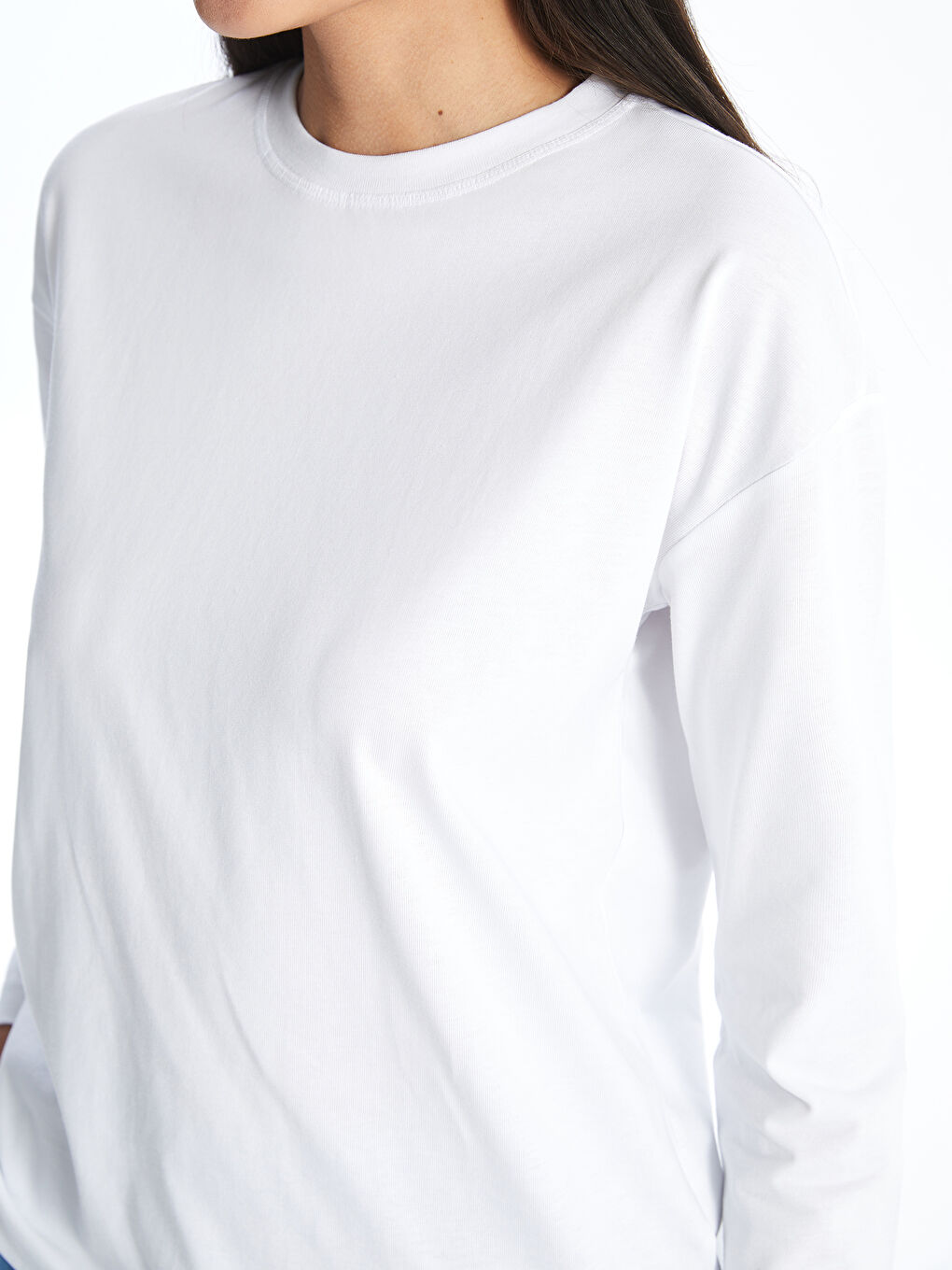 Beyaz Bisiklet Yaka Düz Uzun Kollu Kadın Tişört-2