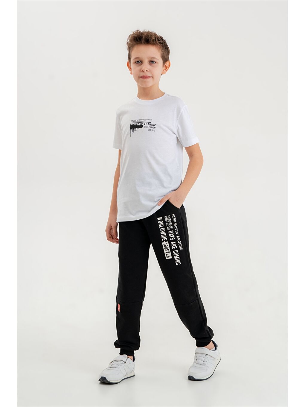 Siyah Bisiklet Yaka Baskılı Kısa Kollu Erkek Çocuk Tişört ve Eşofman Altı Takım-2