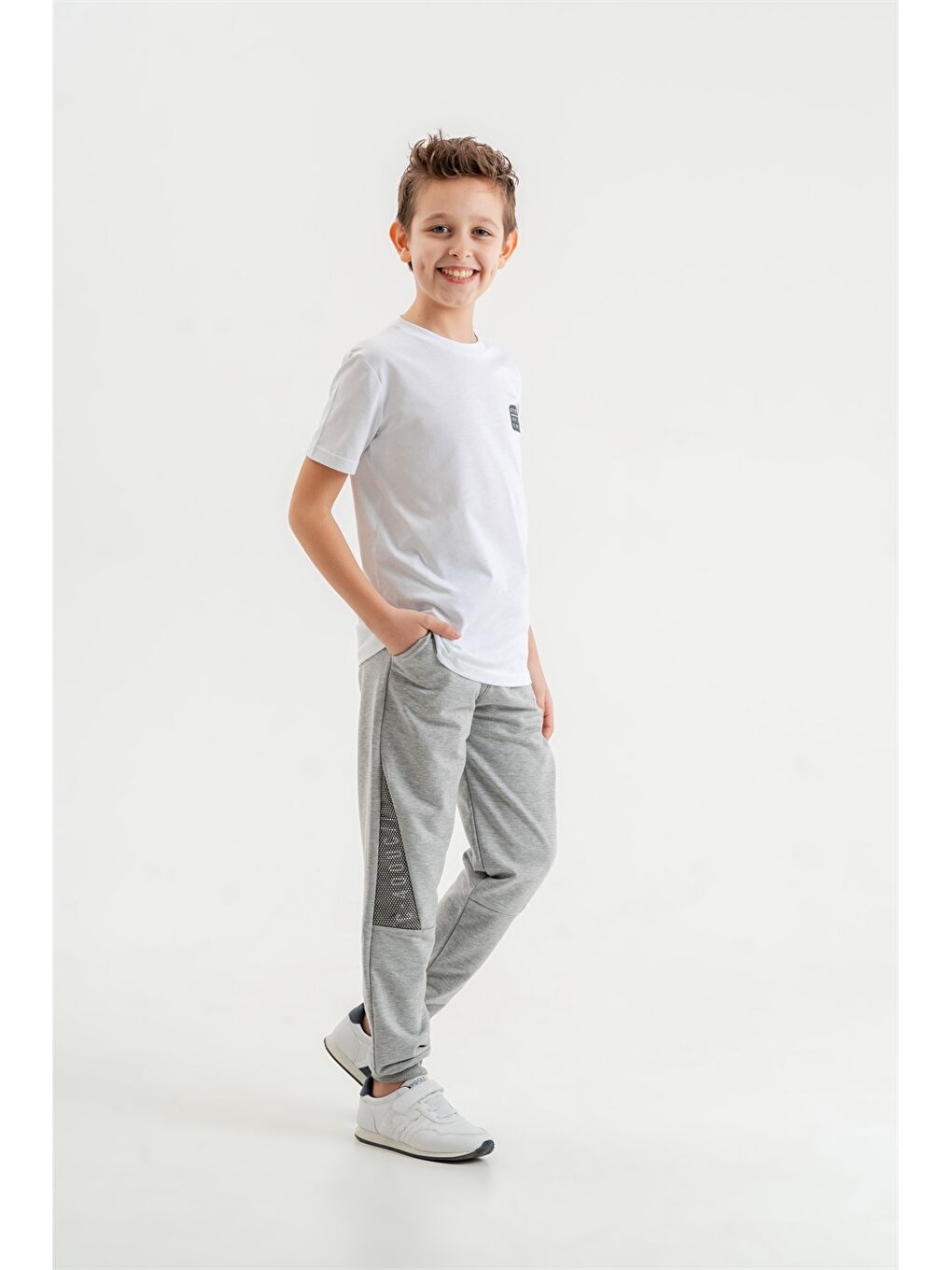 Gri Bisiklet Yaka Baskılı Kısa Kollu Erkek Çocuk Tişört ve Eşofman Altı Takım-1