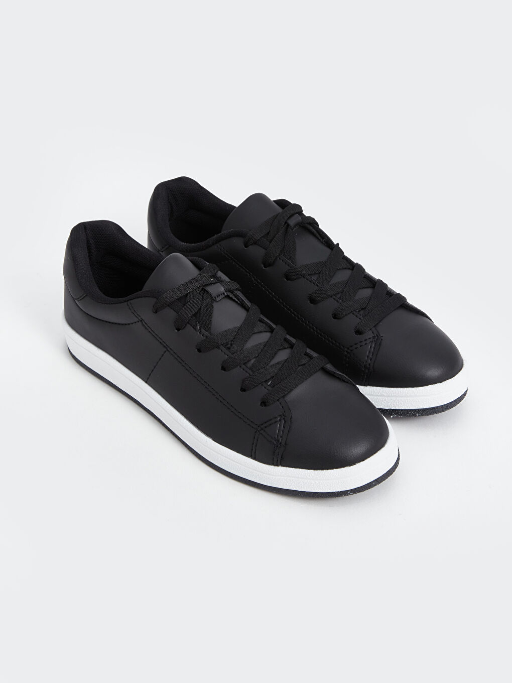 Siyah Bağcıklı Erkek Spor Ayakkabı