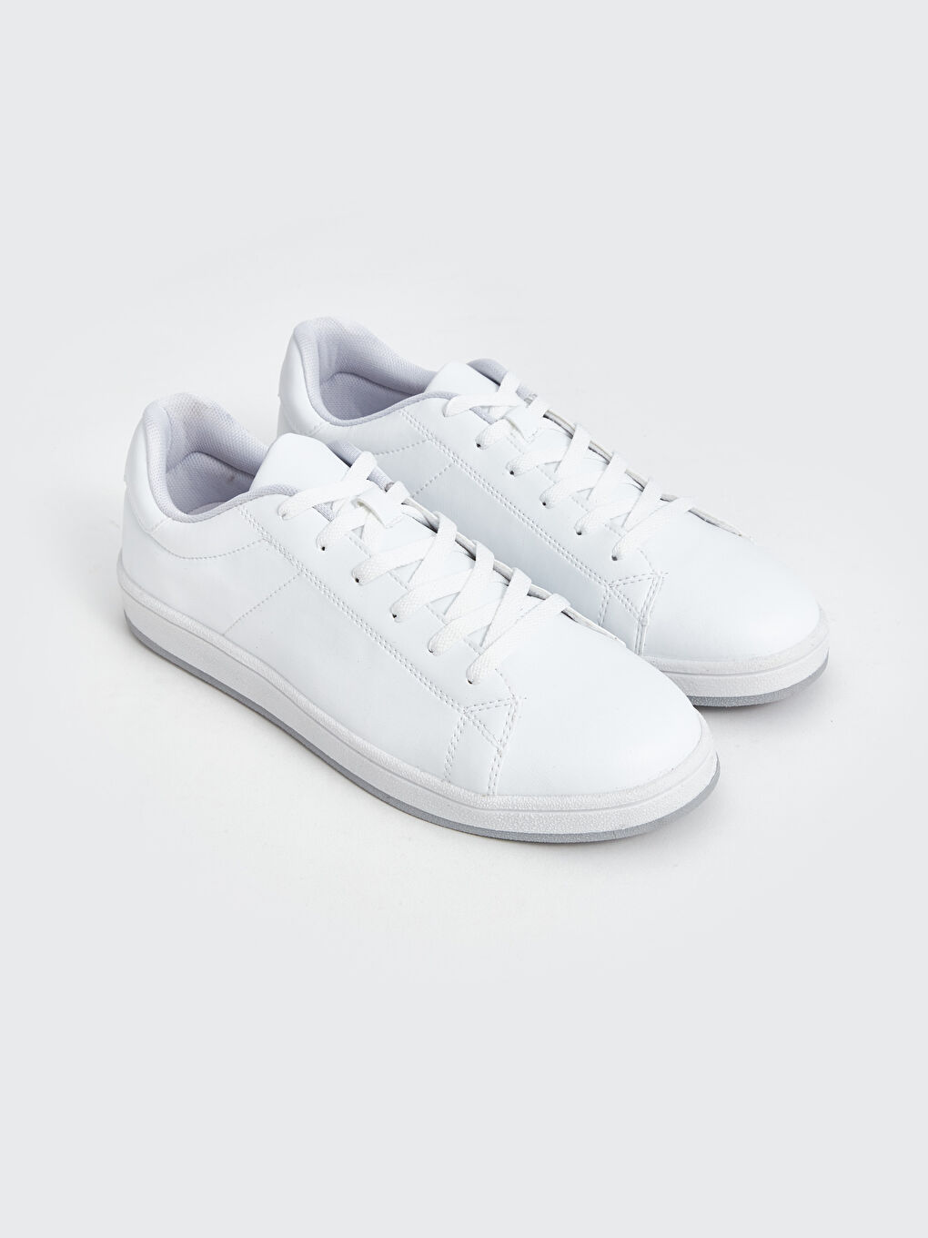Beyaz Bağcıklı Erkek Spor Ayakkabı