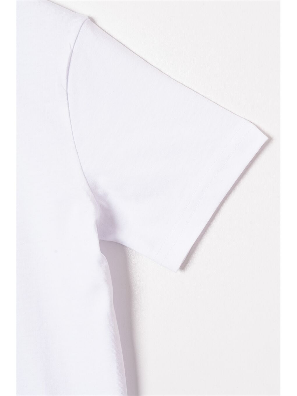 Beyaz Bisiklet Yaka Erkek Çocuk Tişört-2