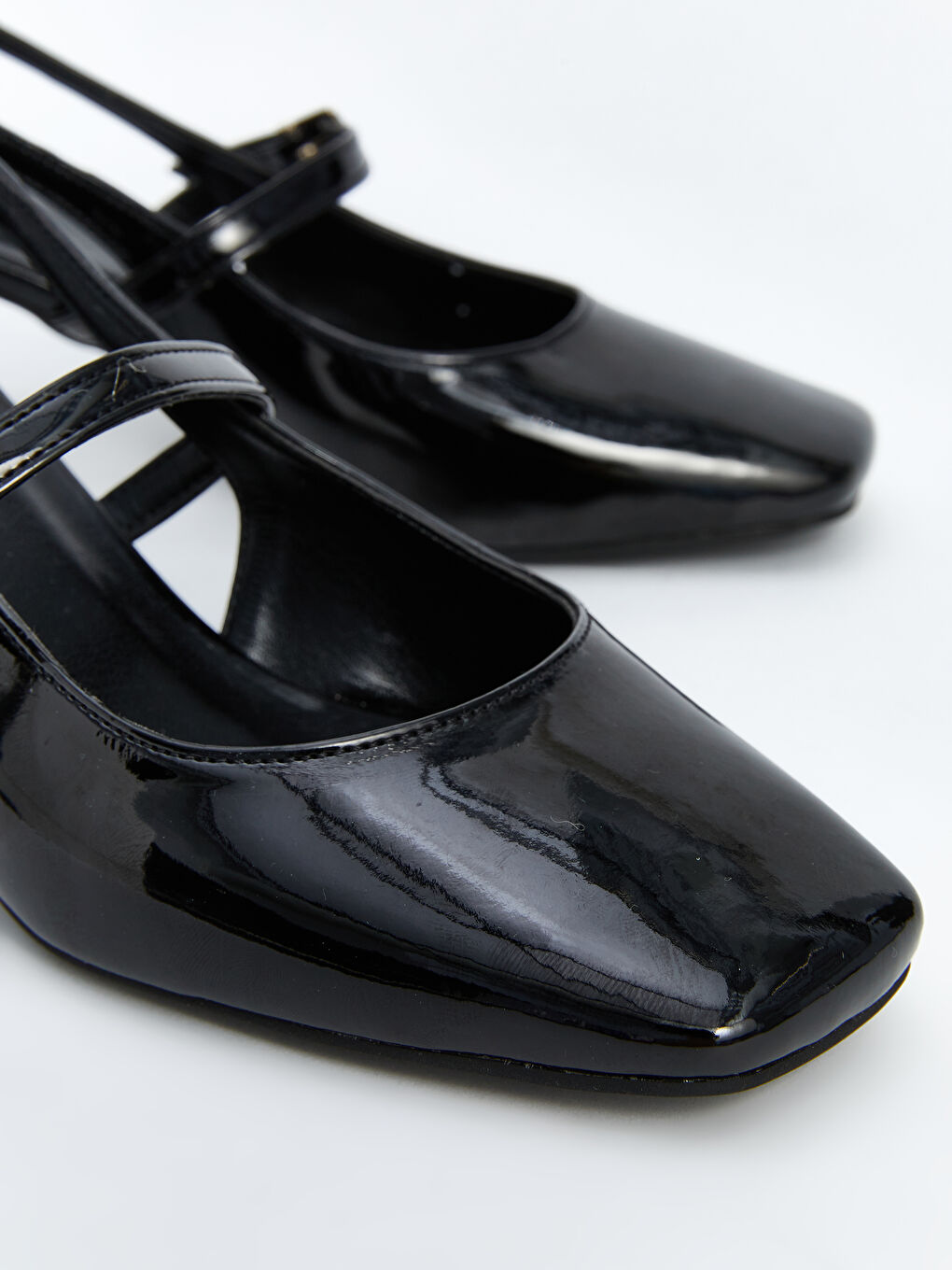 Siyah Deri Görünümlü Kadın Topuklu Ayakkabı-2