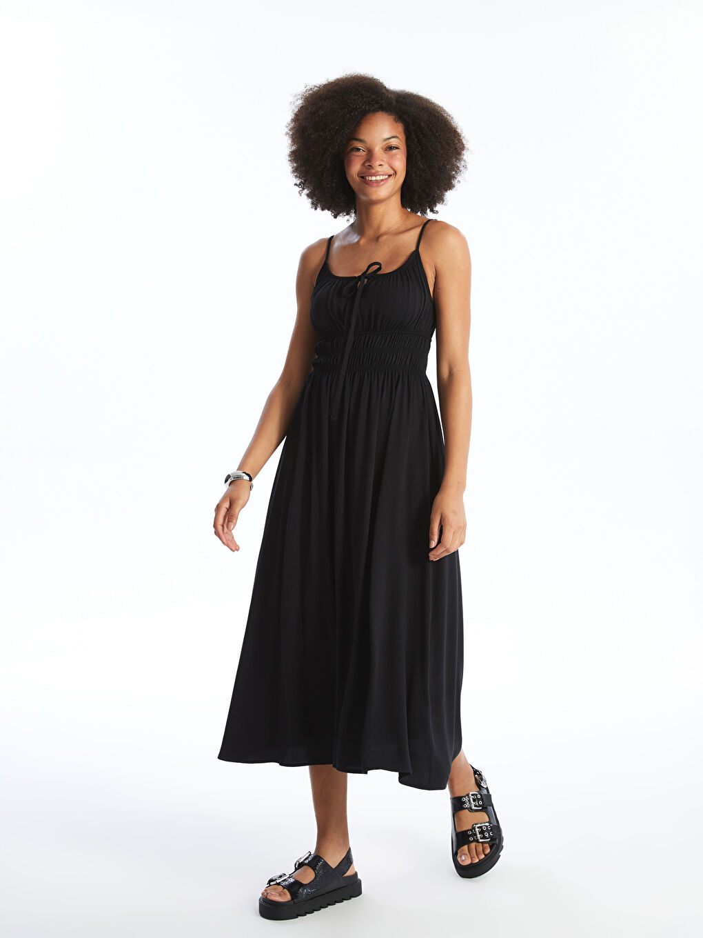 Siyah U Yaka Düz Askılı Kadın Elbise