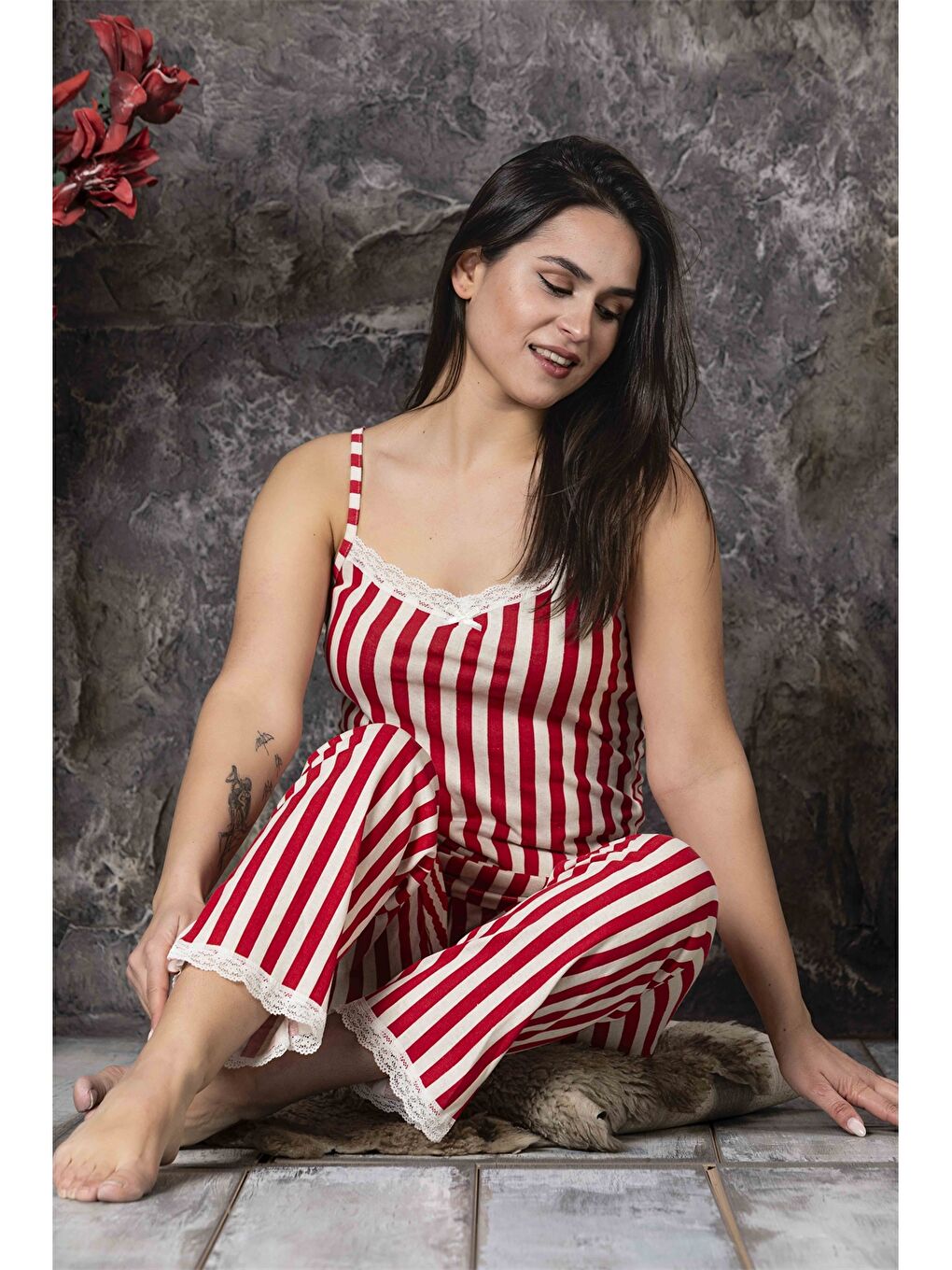 Kırmızı Askılı Kadın Pijama Takımı-2