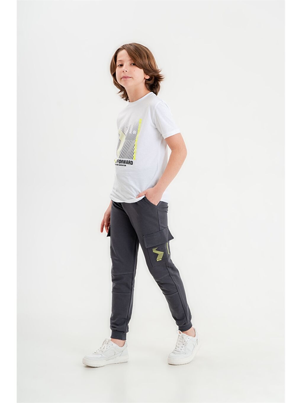 Gri Bisiklet Yaka Erkek Çocuk Tişört ve Eşofman Altı-2