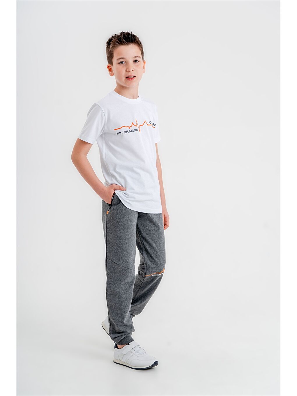 Antrasit Bisiklet Yaka Erkek Çocuk Tişört ve Eşofman Altı-1