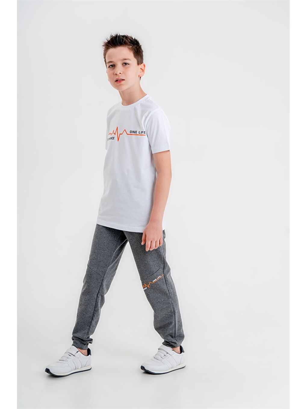 Antrasit Bisiklet Yaka Erkek Çocuk Tişört ve Eşofman Altı-2